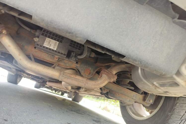 Used Bestune X80 2013 2.0L automatic luxury version Chassis Rear