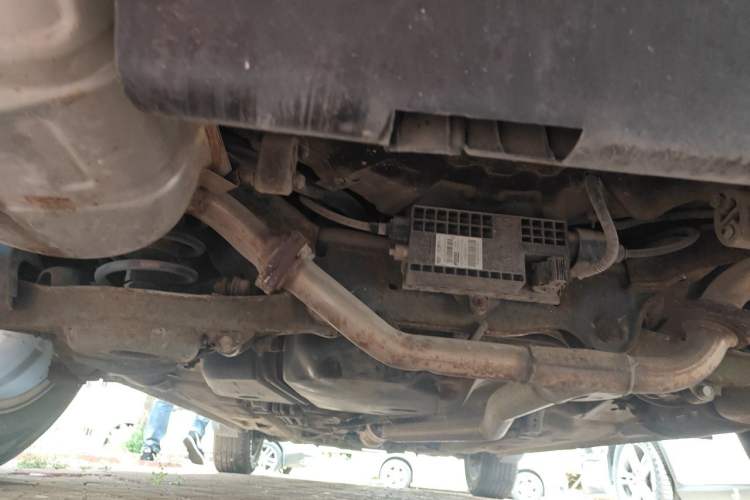 Used Bestune X80 2013 2.0L automatic luxury version Chassis Rear