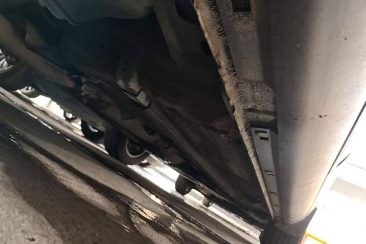 Used Bestune X80 2013 2.0L automatic comfort version Chassis Rear Right