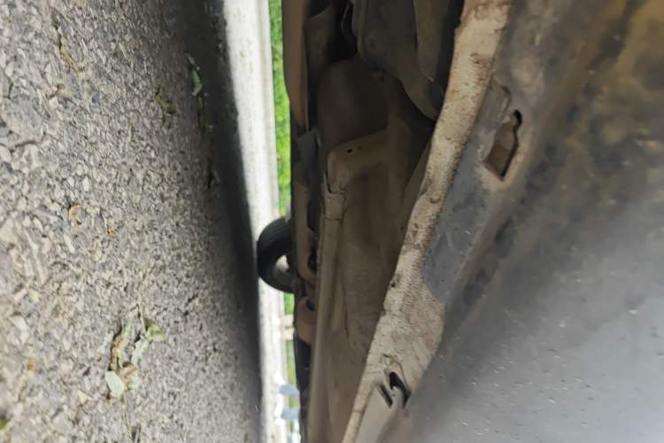 Used Bestune X80 2013 2.0L automatic comfort version Chassis Rear Right