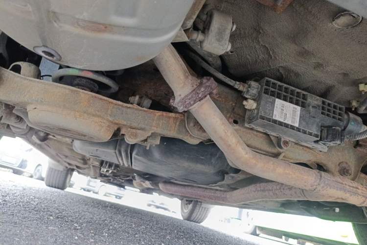 Used Bestune X80 2013 2.0L automatic luxury version Chassis Rear
