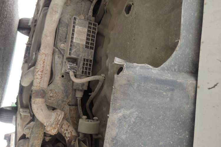 Used Bestune X80 2013 2.0L automatic luxury version Chassis Rear