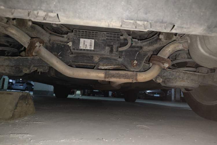 Used Bestune X80 2013 2.0L automatic comfort version Chassis Rear