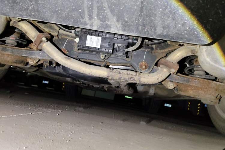 Used Bestune X80 2013 2.0L automatic luxury version Chassis Rear