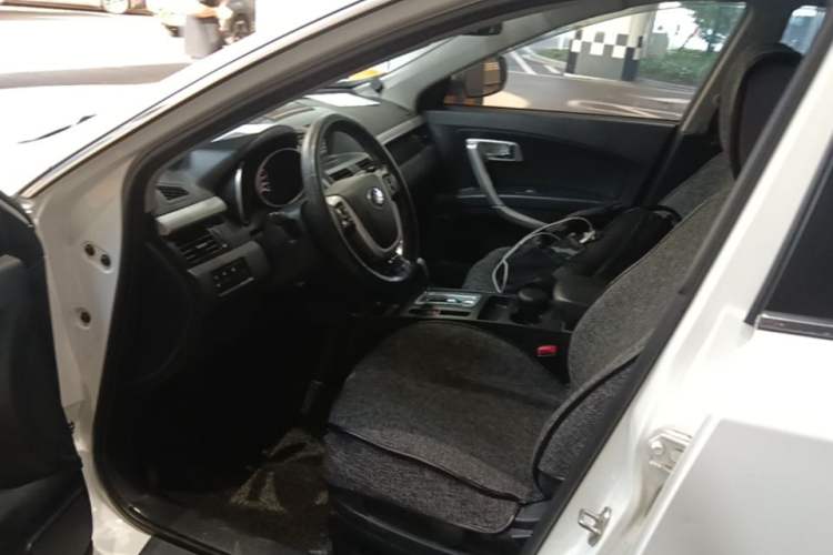 Used Bestune X80 2013 2.0L automatic comfort version Driver Seat