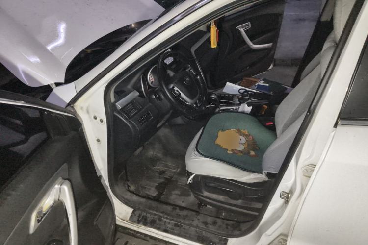 Used Bestune X80 2013 2.0L automatic comfort version Driver Seat