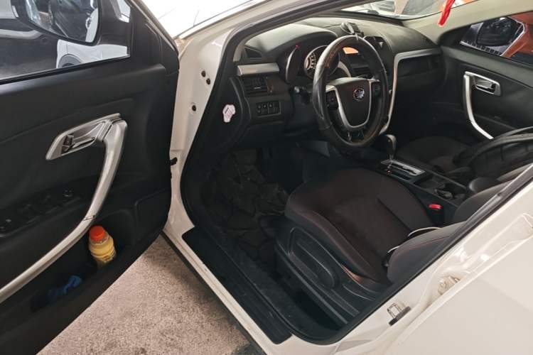 Used Bestune X80 2013 2.0L automatic comfort version Driver Seat