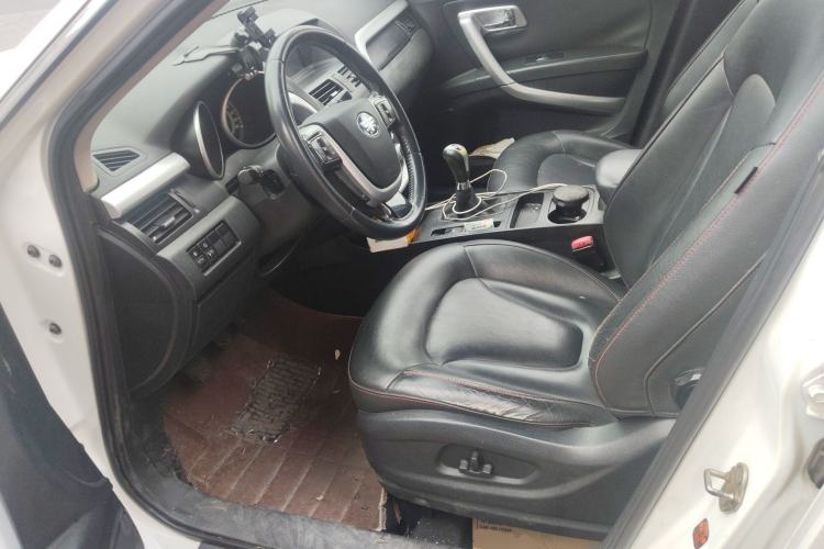 Used Bestune X80 2013 2.0L manual luxury version Driver Seat
