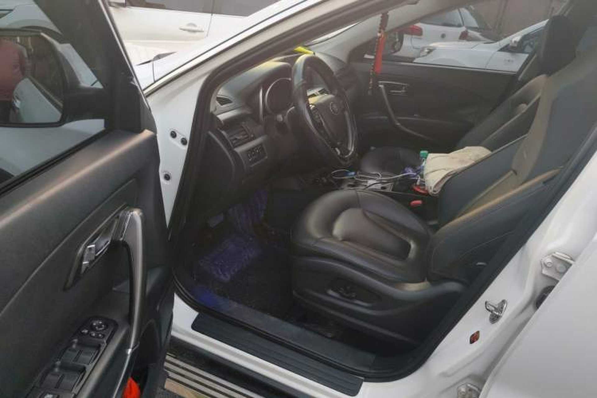 Used Bestune X80 2013 2.0L automatic luxury version Driver Seat