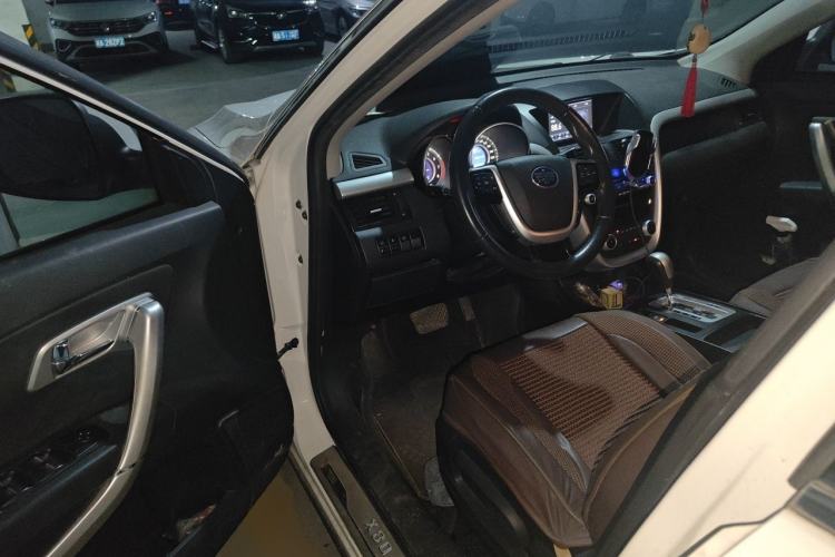 Used Bestune X80 2013 2.0L automatic comfort version Driver Seat