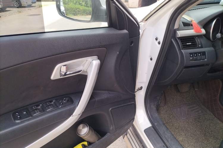 Used Bestune X80 2013 2.0L automatic comfort version Driver Seat