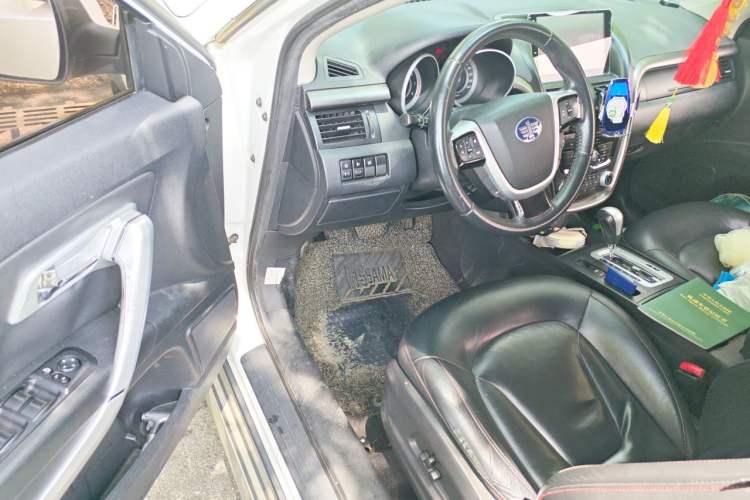 Used Bestune X80 2013 2.0L automatic luxury version Driver Seat