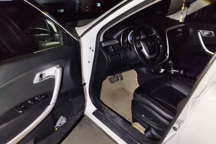Used Bestune X80 2013 2.0L automatic luxury version Driver Seat