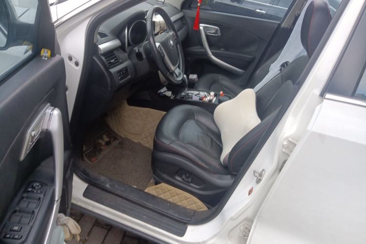 Used Bestune X80 2013 2.0L automatic luxury version Driver Seat