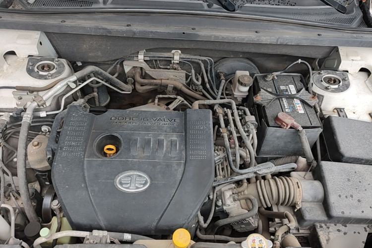 Used Bestune X80 2013 2.0L automatic comfort version Engine Bay