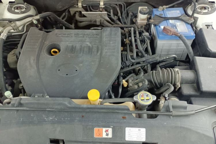 Used Bestune X80 2013 2.0L automatic luxury version Engine Bay