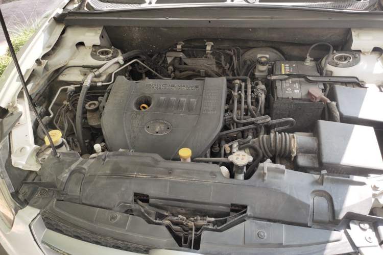Used Bestune X80 2013 2.0L manual luxury version Engine Bay