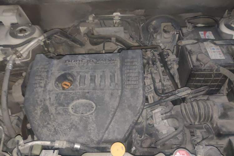 Used Bestune X80 2013 2.0L manual luxury version Engine Bay