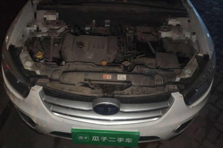 Used Bestune X80 2013 2.0L automatic luxury version Engine Bay