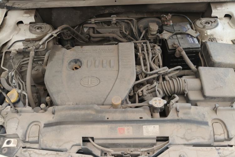 Used Bestune X80 2013 2.0L automatic comfort version Engine Bay