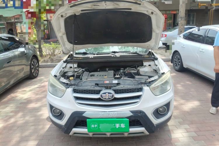 Used Bestune X80 2013 2.0L automatic luxury version Engine Bay