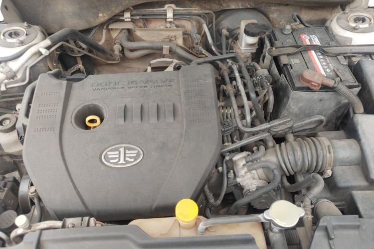 Used Bestune X80 2013 2.0L manual luxury version Engine Bay
