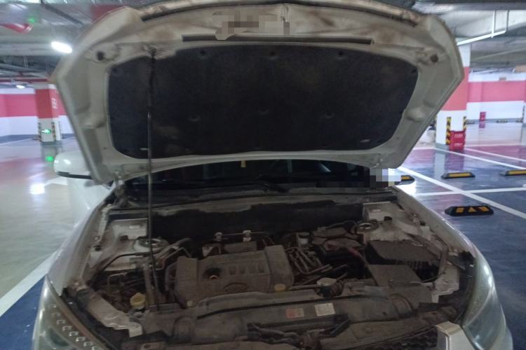 Used Bestune X80 2013 2.0L automatic luxury version Engine Bay