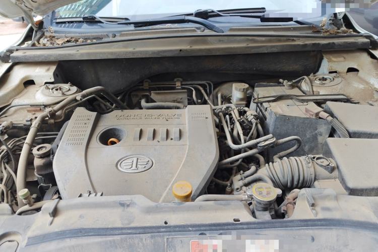 Used Bestune X80 2013 2.0L manual luxury version Engine Bay