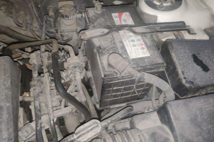 Used Bestune X80 2013 2.0L manual luxury version Engine Bay Left