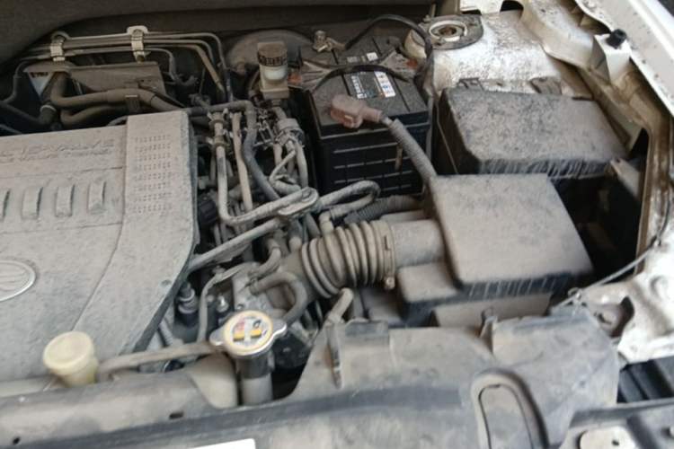 Used Bestune X80 2013 2.0L automatic comfort version Engine Bay Left
