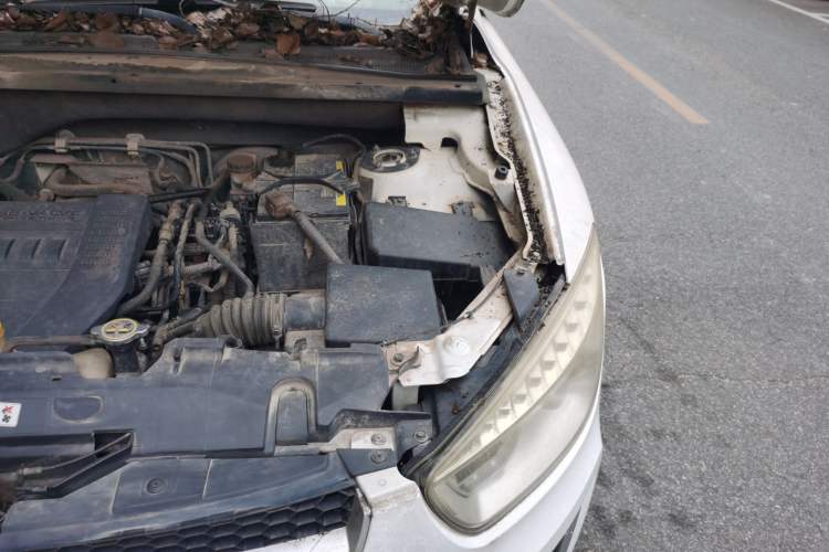 Used Bestune X80 2013 2.0L automatic comfort version Engine Bay Left