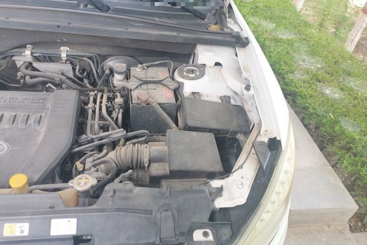 Used Bestune X80 2013 2.0L automatic luxury version Engine Bay Left