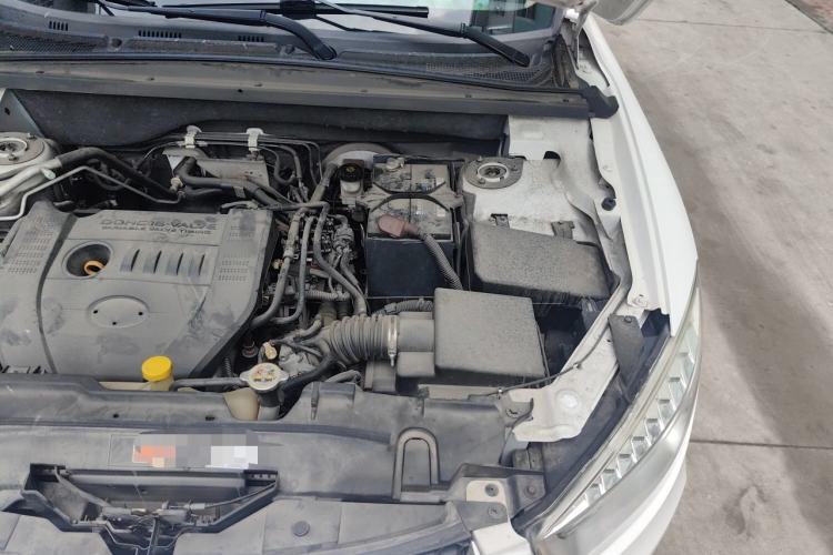 Used Bestune X80 2013 2.0L automatic luxury version Engine Bay Left