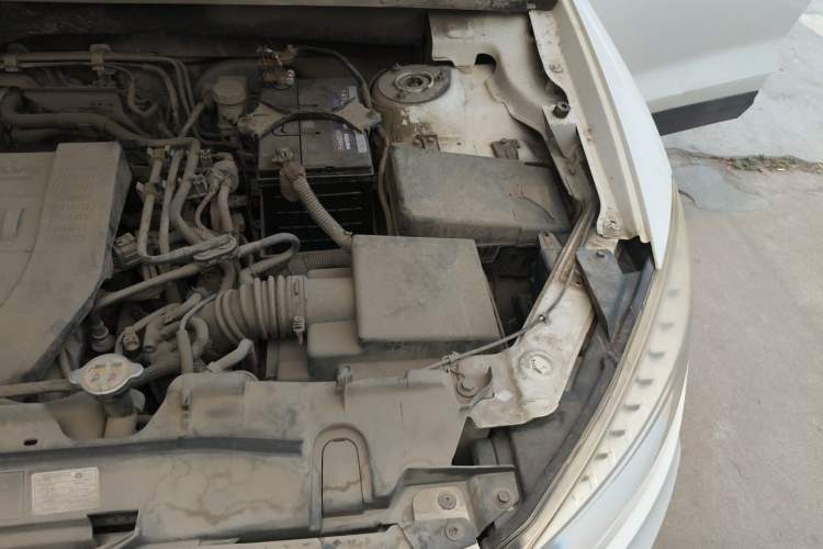 Used Bestune X80 2013 2.0L automatic comfort version Engine Bay Left