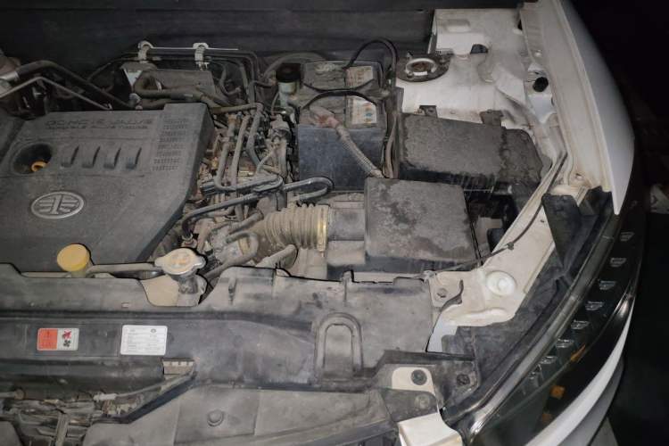 Used Bestune X80 2013 2.0L automatic comfort version Engine Bay Left