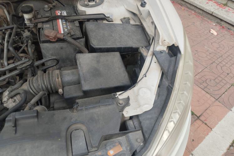 Used Bestune X80 2013 2.0L manual luxury version Engine Bay Left