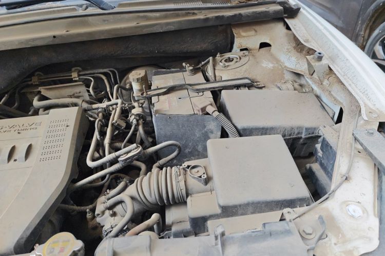 Used Bestune X80 2013 2.0L manual luxury version Engine Bay Left