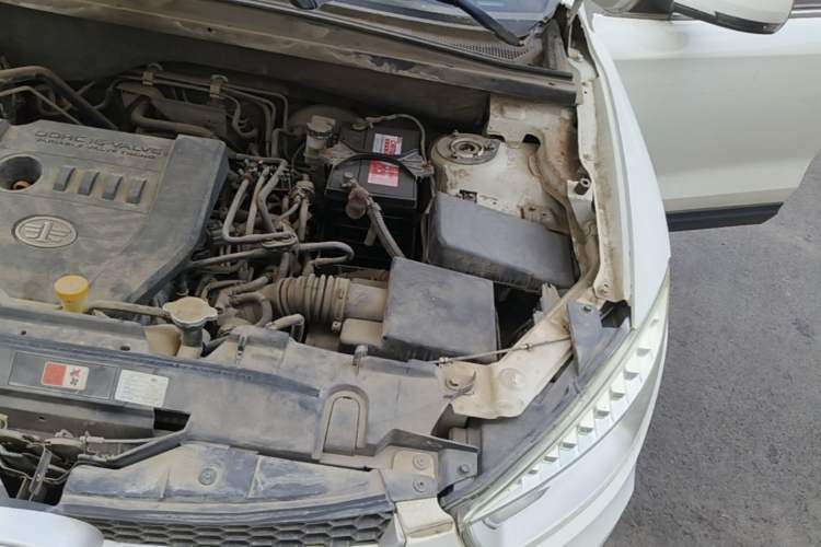 Used Bestune X80 2013 2.0L automatic comfort version Engine Bay Left