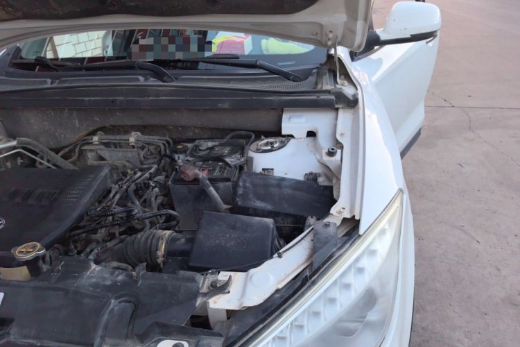 Used Bestune X80 2013 2.0L automatic comfort version Engine Bay Left