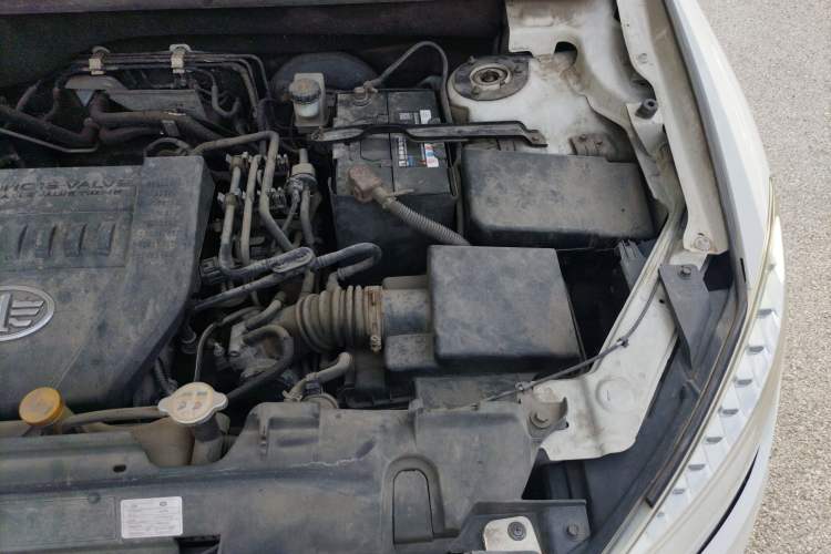 Used Bestune X80 2013 2.0L manual luxury version Engine Bay Left