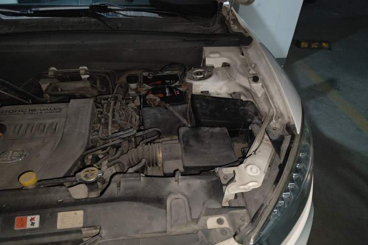 Used Bestune X80 2013 2.0L automatic comfort version Engine Bay Left