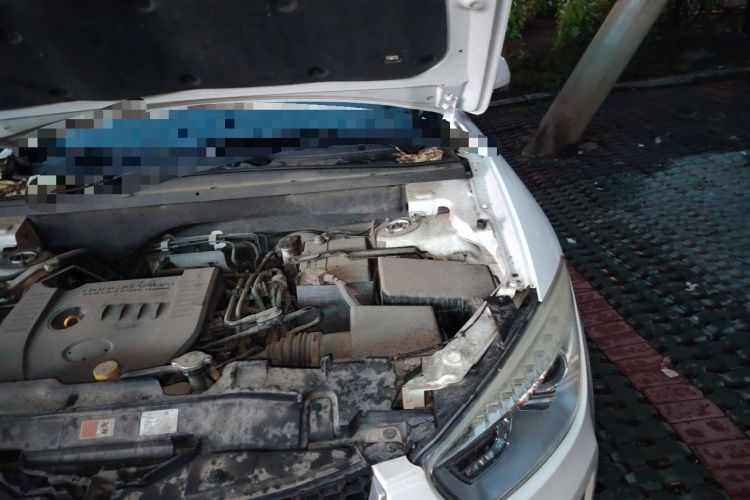 Used Bestune X80 2013 2.0L manual luxury version Engine Bay Left