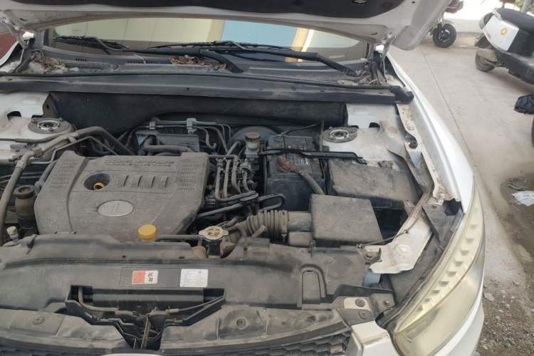 Used Bestune X80 2013 2.0L manual luxury version Engine Bay Left