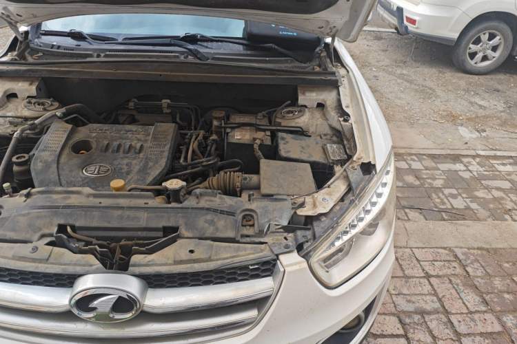 Used Bestune X80 2013 2.0L manual luxury version Engine Bay Left
