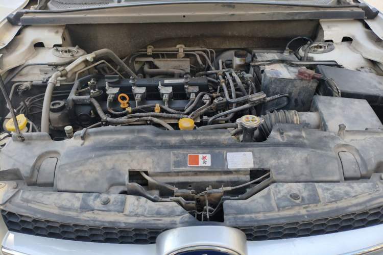 Used Bestune X80 2013 2.0L manual luxury version Engine Bay