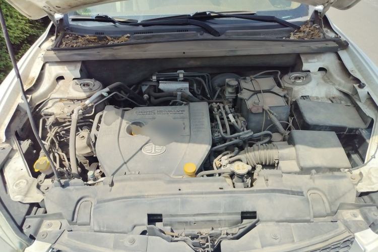 Used Bestune X80 2013 2.0L automatic luxury version Engine Bay