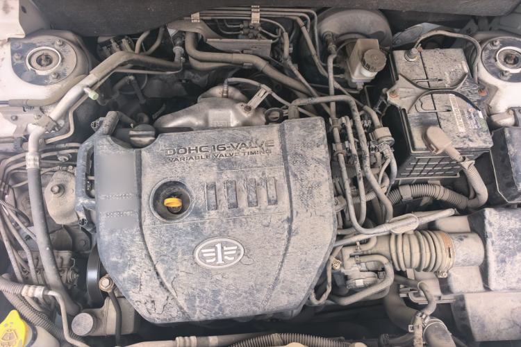 Used Bestune X80 2013 2.0L automatic luxury version Engine Bay