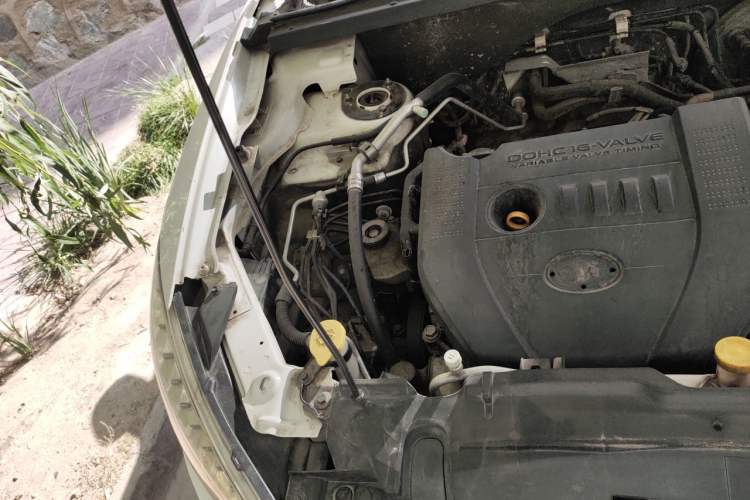 Used Bestune X80 2013 2.0L manual luxury version Engine Bay Right