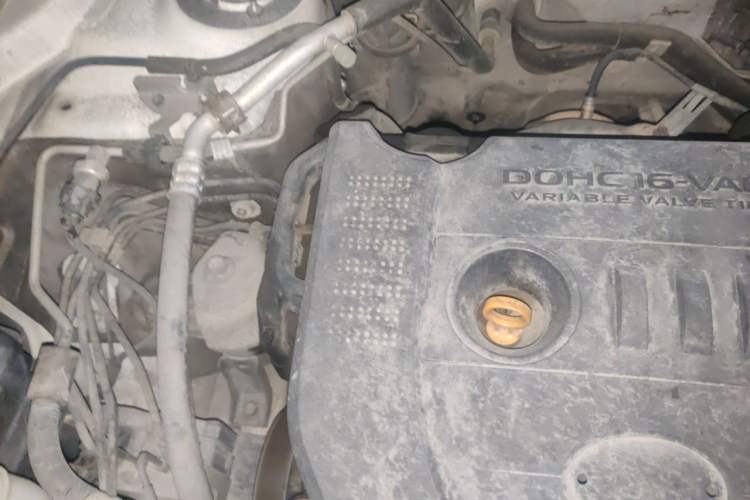 Used Bestune X80 2013 2.0L manual luxury version Engine Bay Right