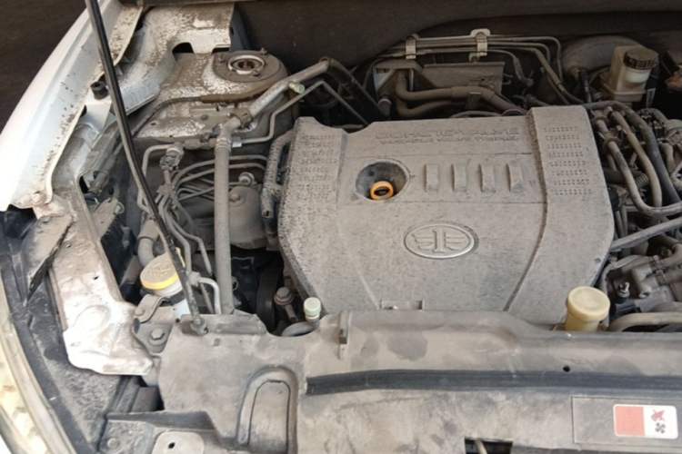 Used Bestune X80 2013 2.0L automatic comfort version Engine Bay Right